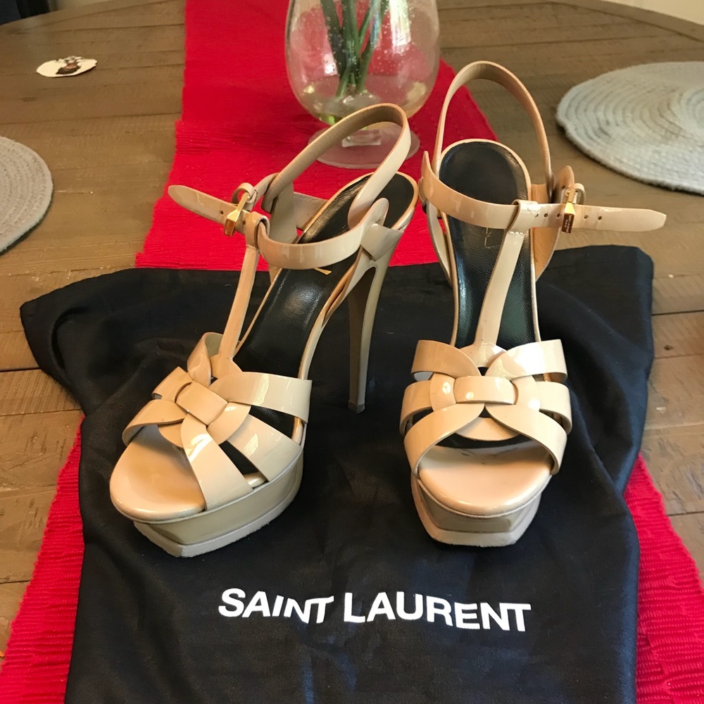 CLASSIC TRIBUTE 105 SANDAL IN NUDE PATENT LEATHER